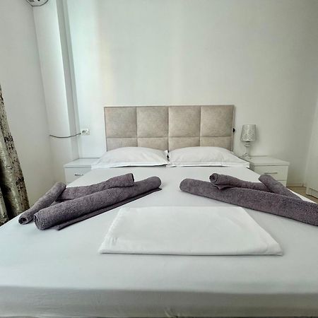 A&X Lovely And Central Apartment - 24H Self Check-In Tirana Exterior foto