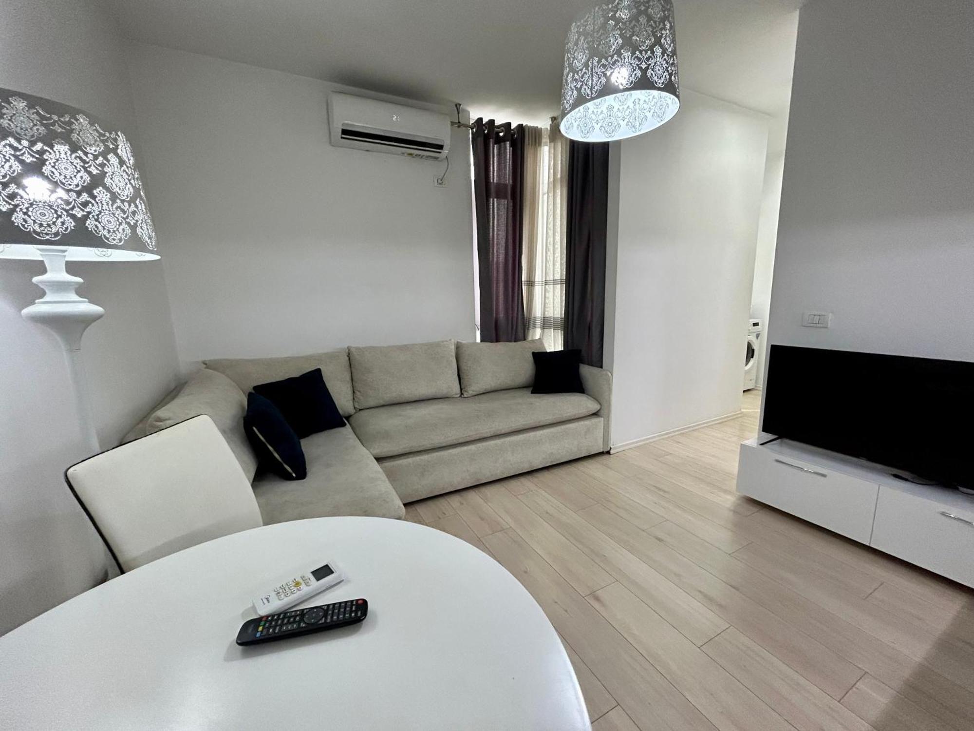 A&X Lovely And Central Apartment - 24H Self Check-In Tirana Exterior foto