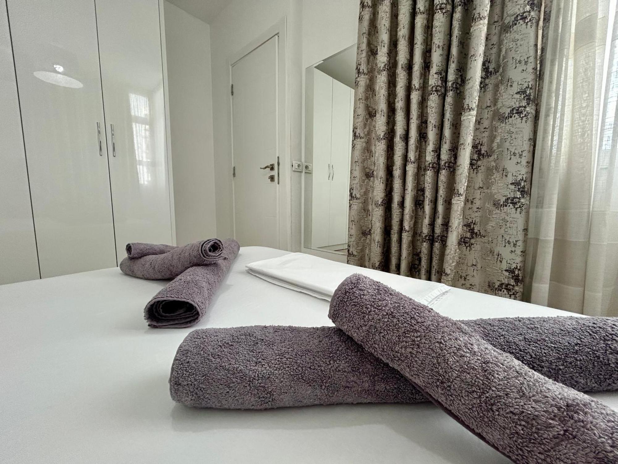 A&X Lovely And Central Apartment - 24H Self Check-In Tirana Exterior foto