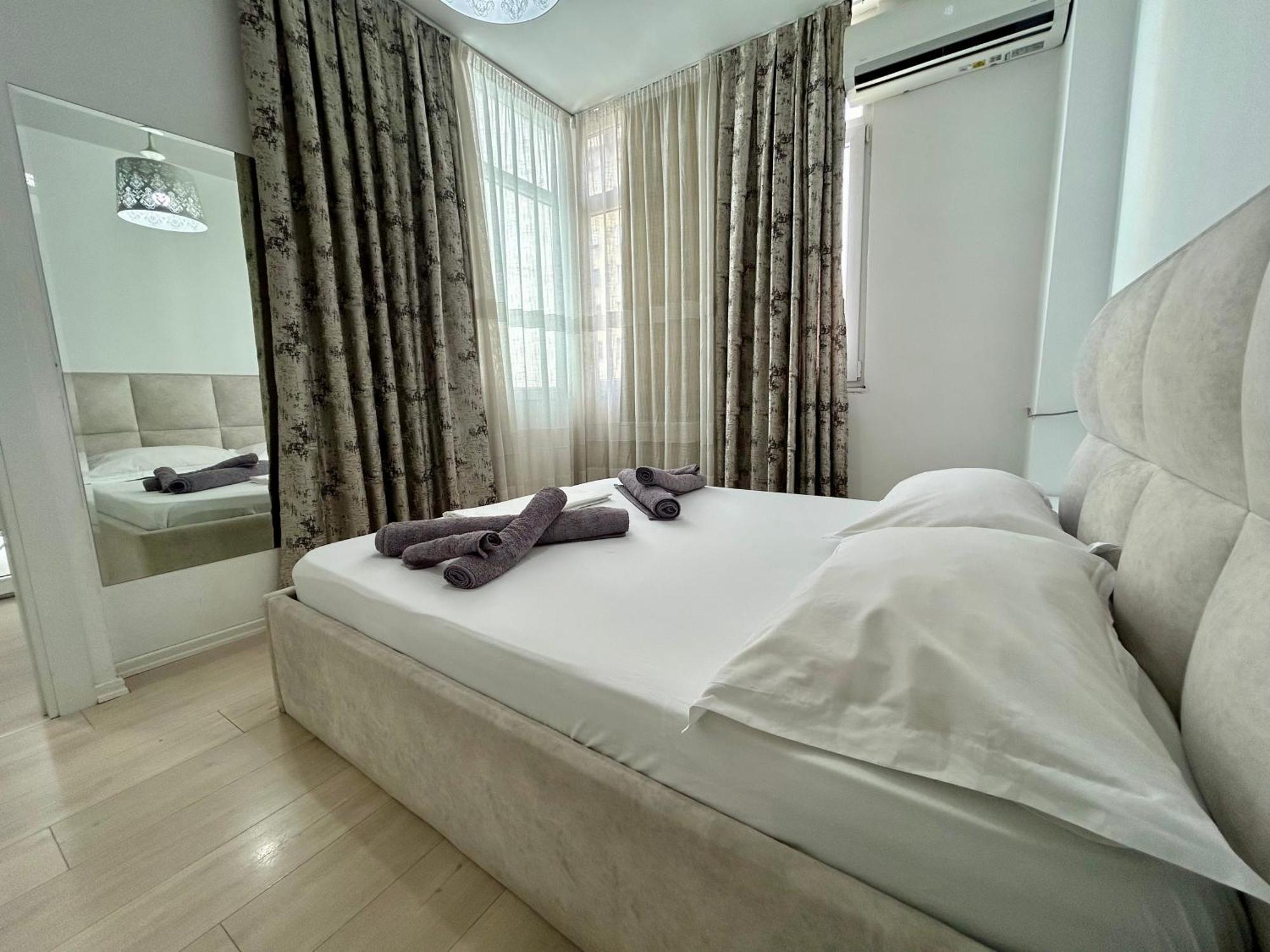 A&X Lovely And Central Apartment - 24H Self Check-In Tirana Exterior foto