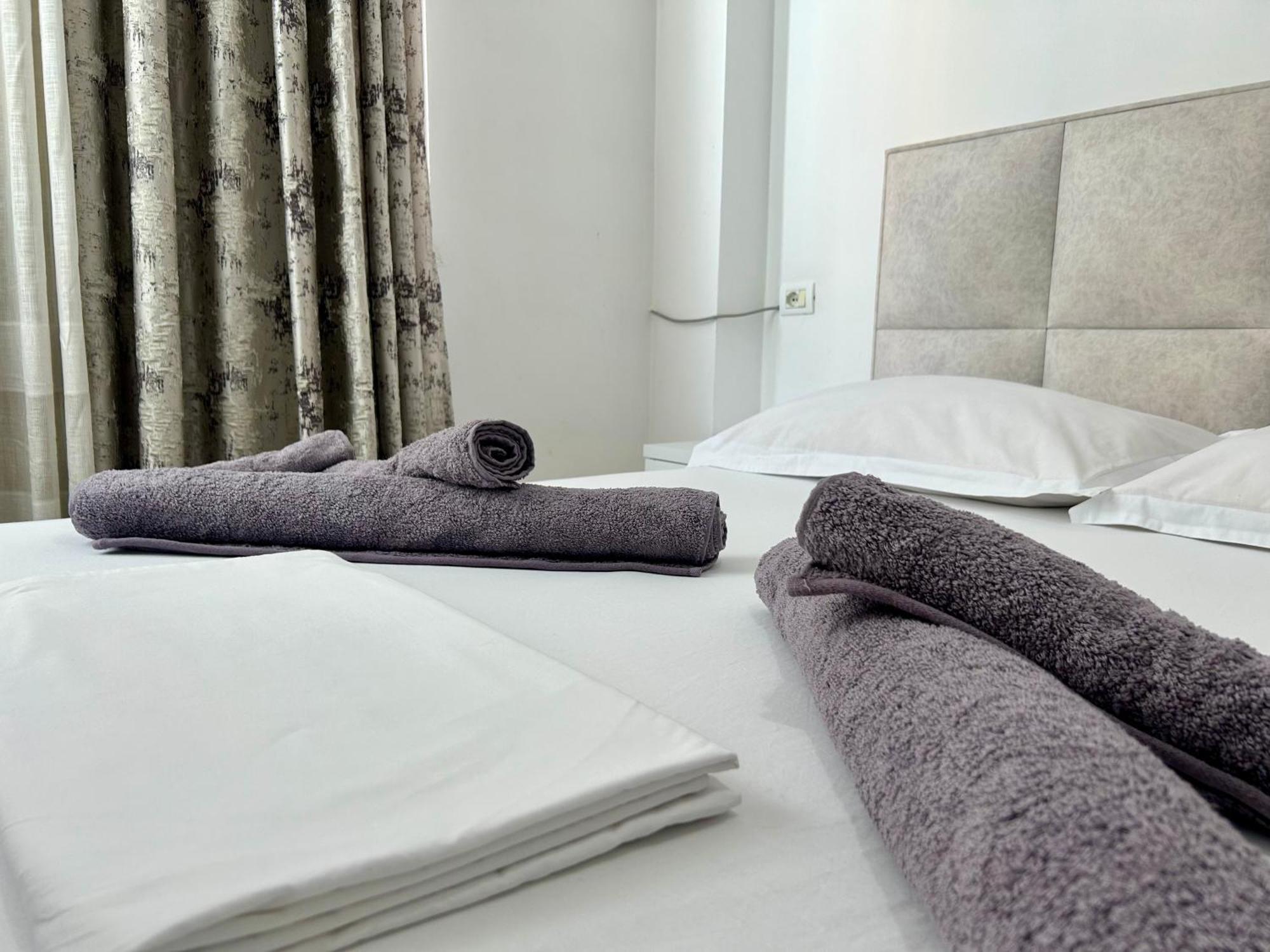A&X Lovely And Central Apartment - 24H Self Check-In Tirana Exterior foto